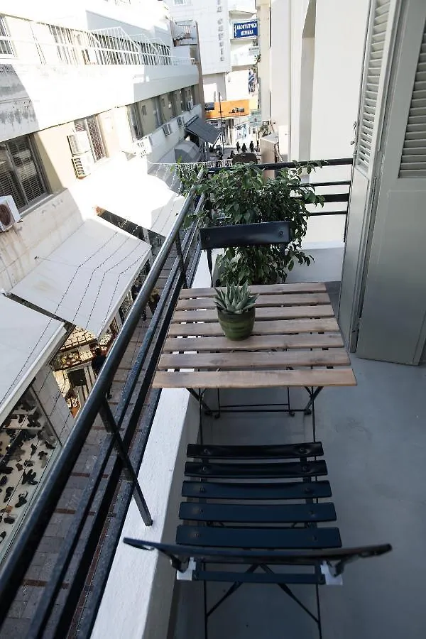 The Little Big Apartment In The Heart Of Heraklion